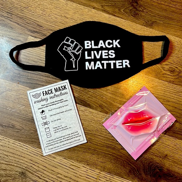 Black Lives Matter Mask - Picture 3 of 5